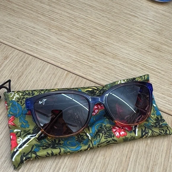 Maui Jim Blue to Brown Gradient Cat-Eye Sunglasses - Picture 2 of 6